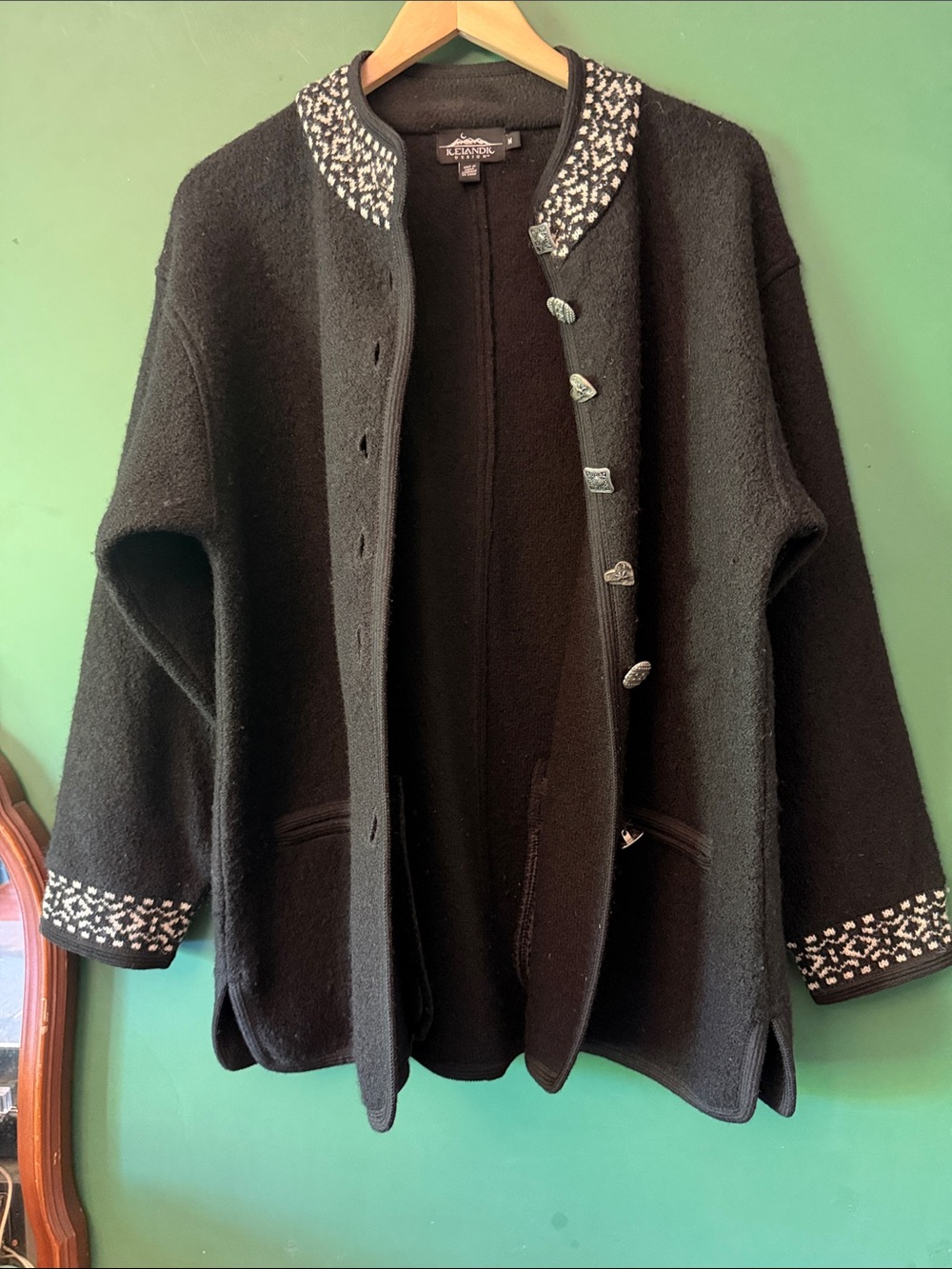 Icelandic Design Womens M 100% Wool w/Intricte Silver Buttons & Fair Isle Collar - Picture 12 of 13